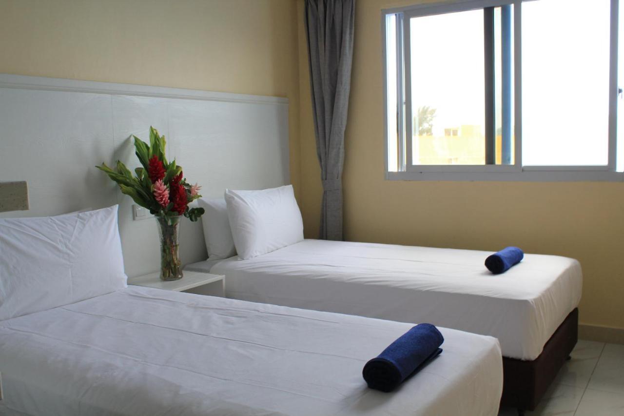 Central Bay Motel Порт Вила Екстериор снимка